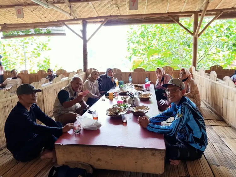 Saung liwet ikan bakar 9