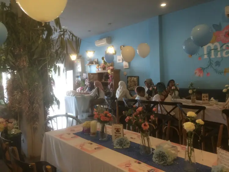 The Magnolia Floral Cafe 8