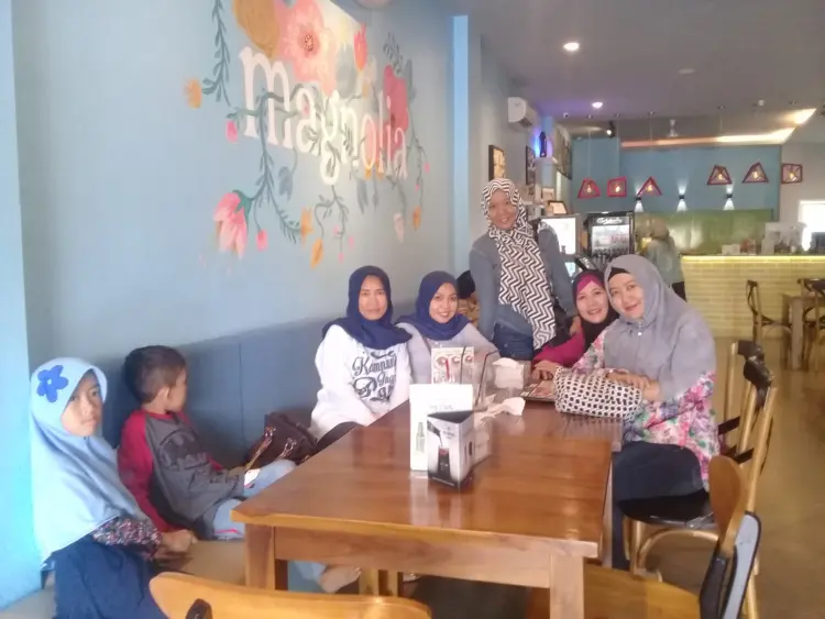 The Magnolia Floral Cafe 10