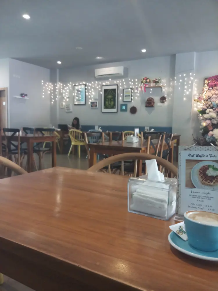 The Magnolia Floral Cafe 5