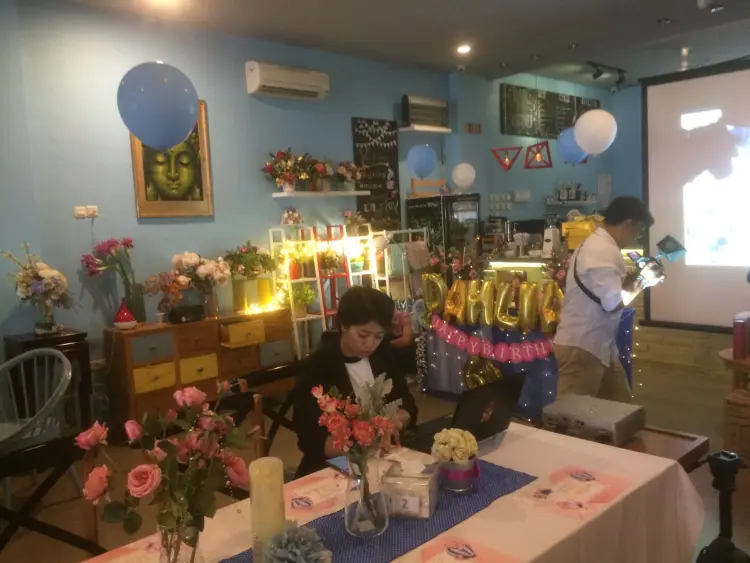 The Magnolia Floral Cafe 7