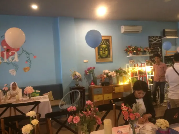 The Magnolia Floral Cafe 3