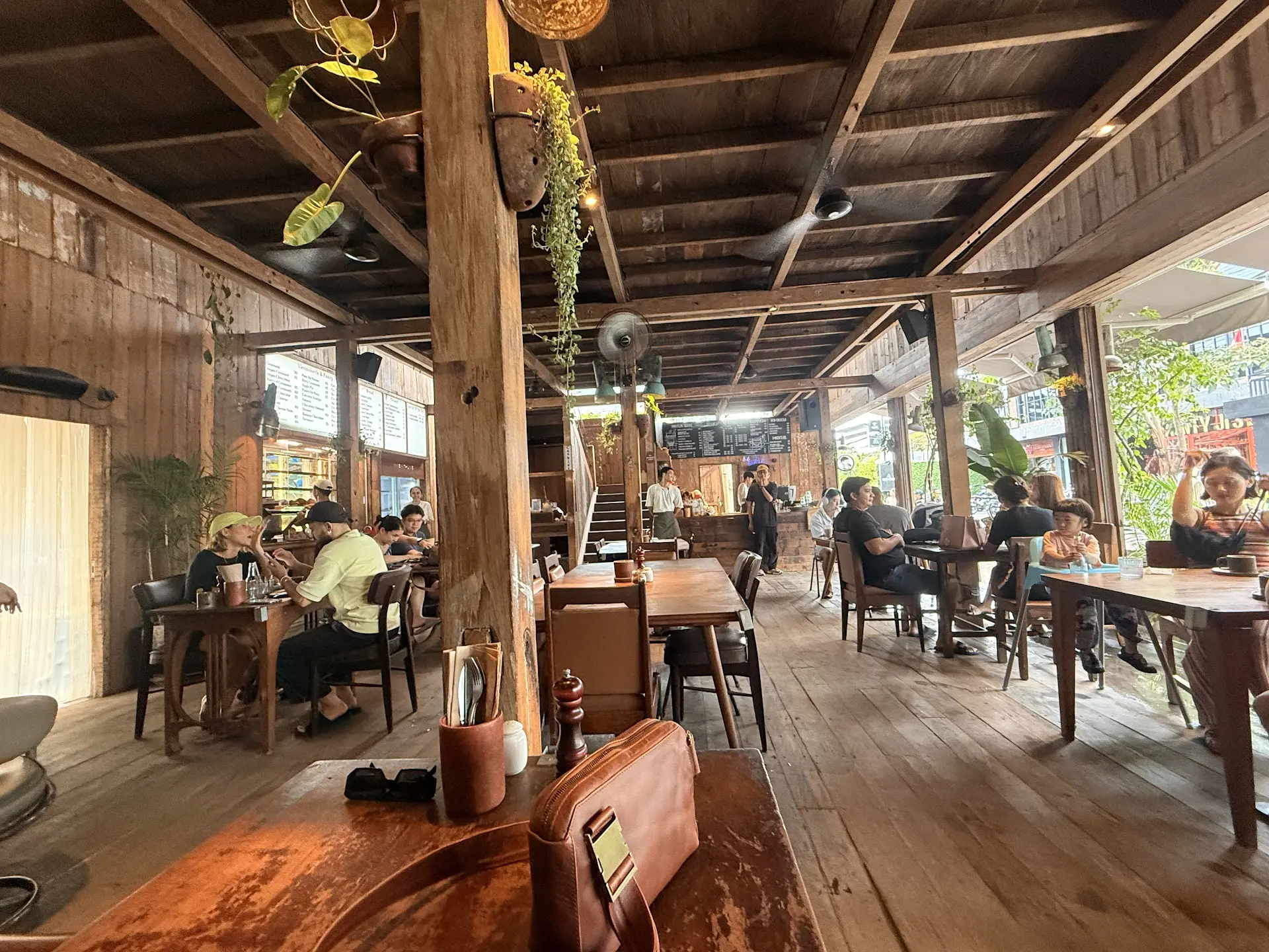 Queue two hours, an afternoon of diarrhea? Canggu's Hottest Gigi Susu: Red and Black 2