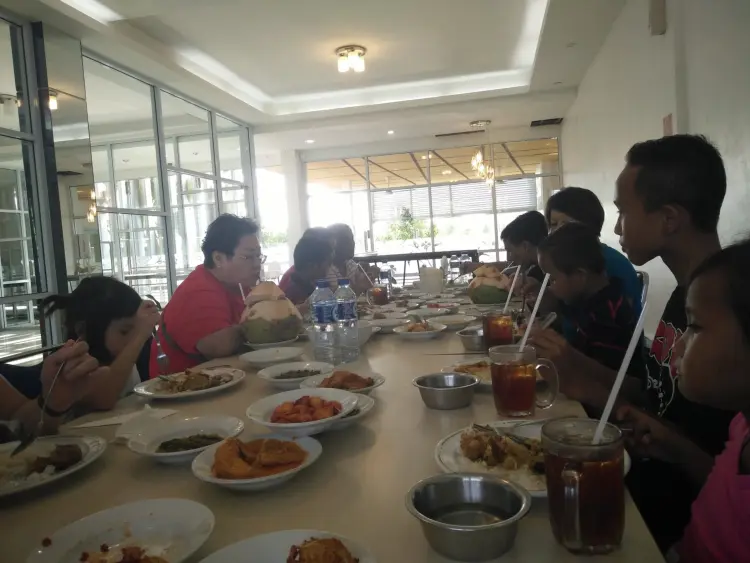 Restoran SEDERHANA Masakan Padang 3