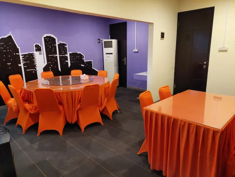 Chef's Kitchen Live Seafood 4