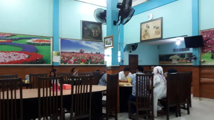 Sea Food & Bakso Trisno 4