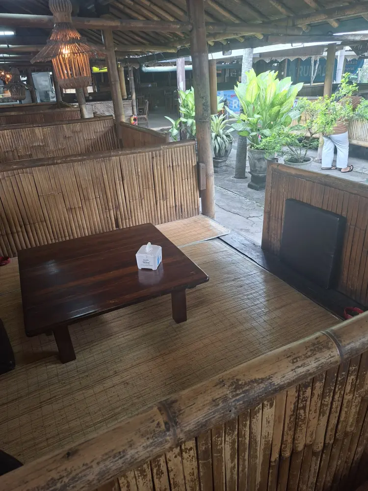 Warung Lesehan Rumadi 3