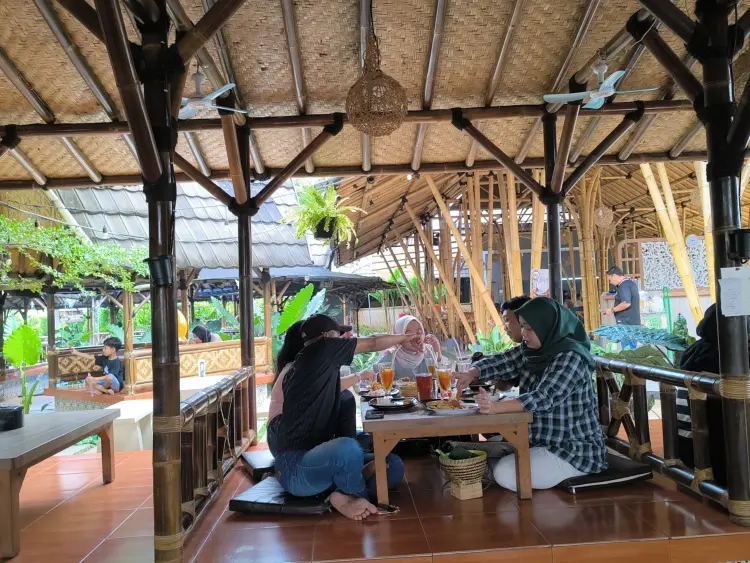 Kampung Kecil Gunung Sindur 6