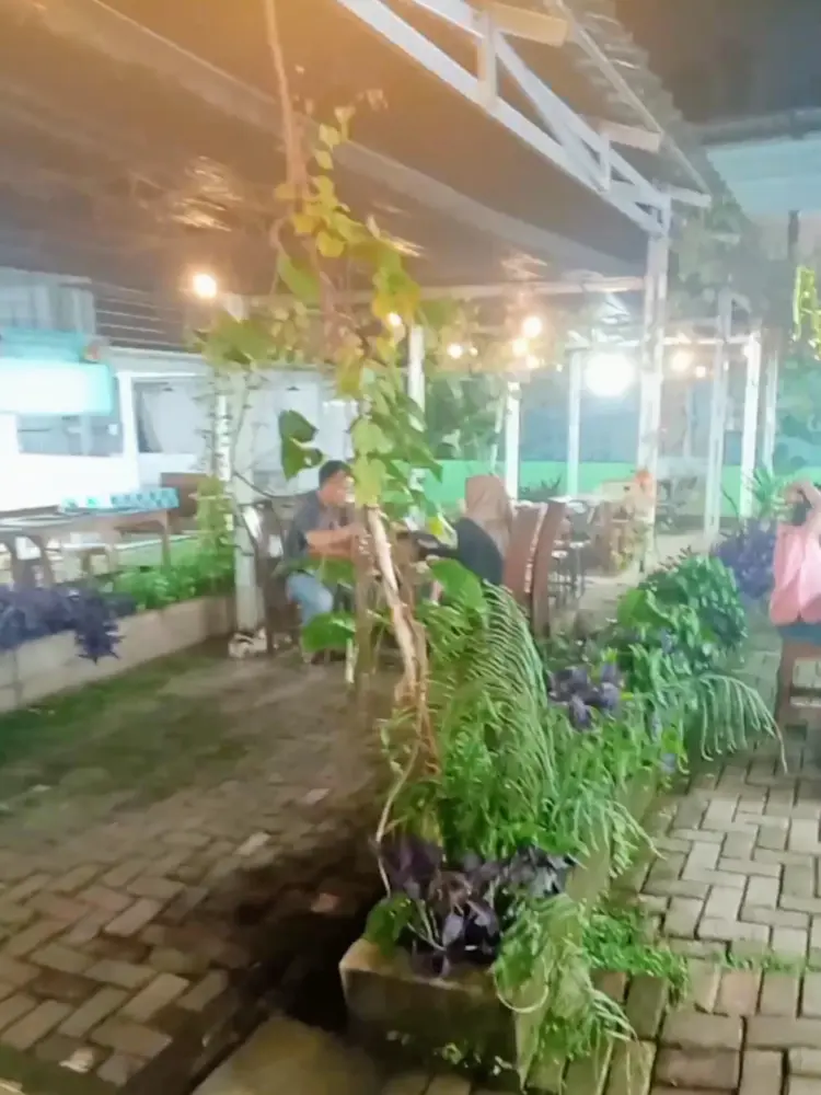 CENTRAL KULINER MORA 8