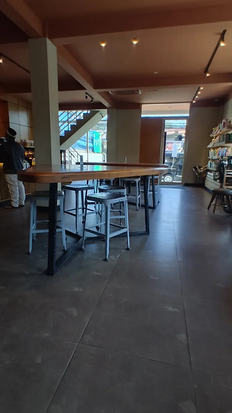 Starbucks Jatinangor 9