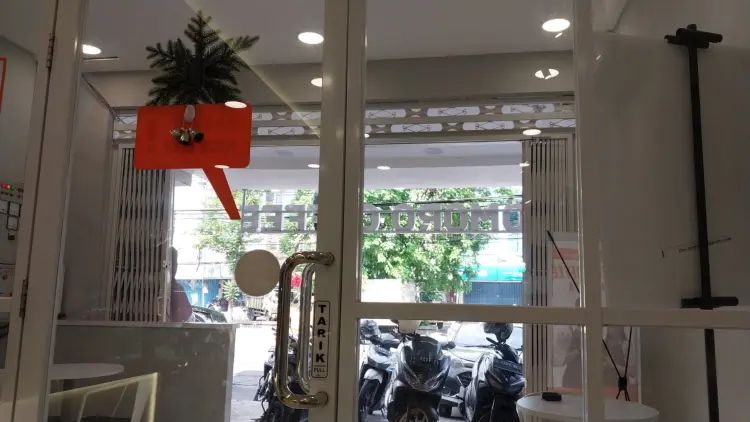 TOMORO COFFEE - Klampis Jaya 7