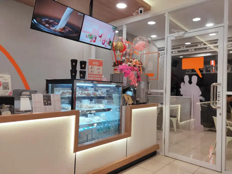 TOMORO COFFEE - Klampis Jaya 9