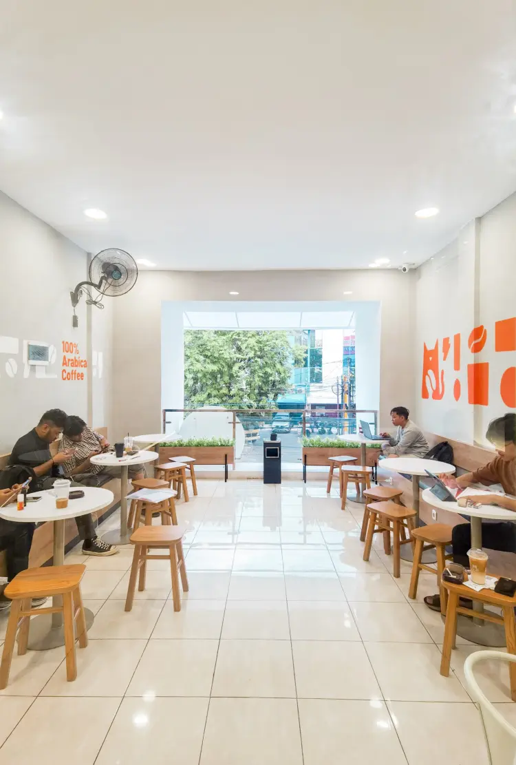 TOMORO COFFEE - Klampis Jaya 10