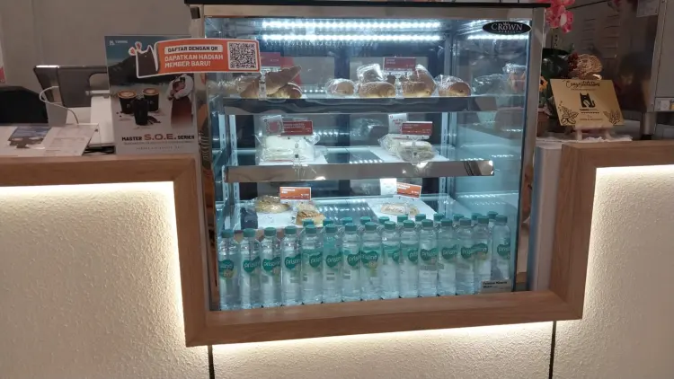 TOMORO COFFEE - Klampis Jaya 5