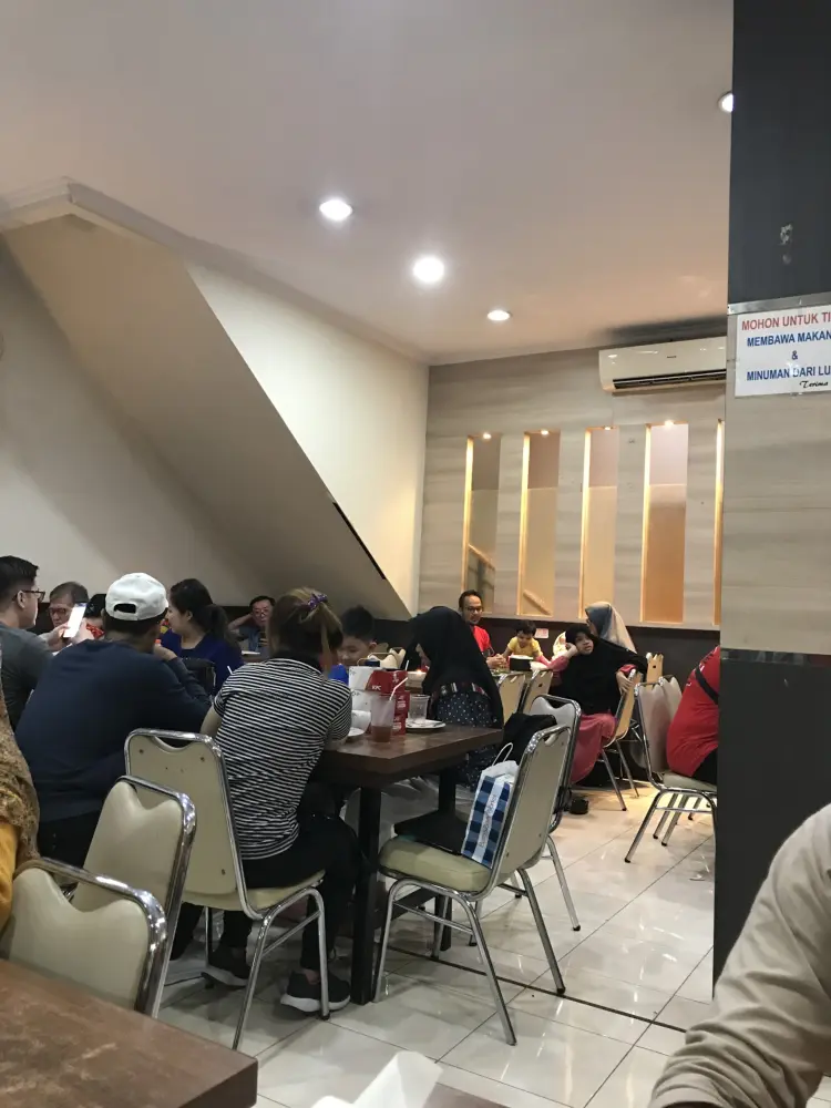 Ujung Pandang Restaurant - Seafood & Grilled Chicken 9