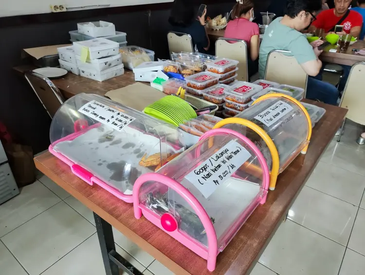 Ujung Pandang Restaurant - Seafood & Grilled Chicken 2