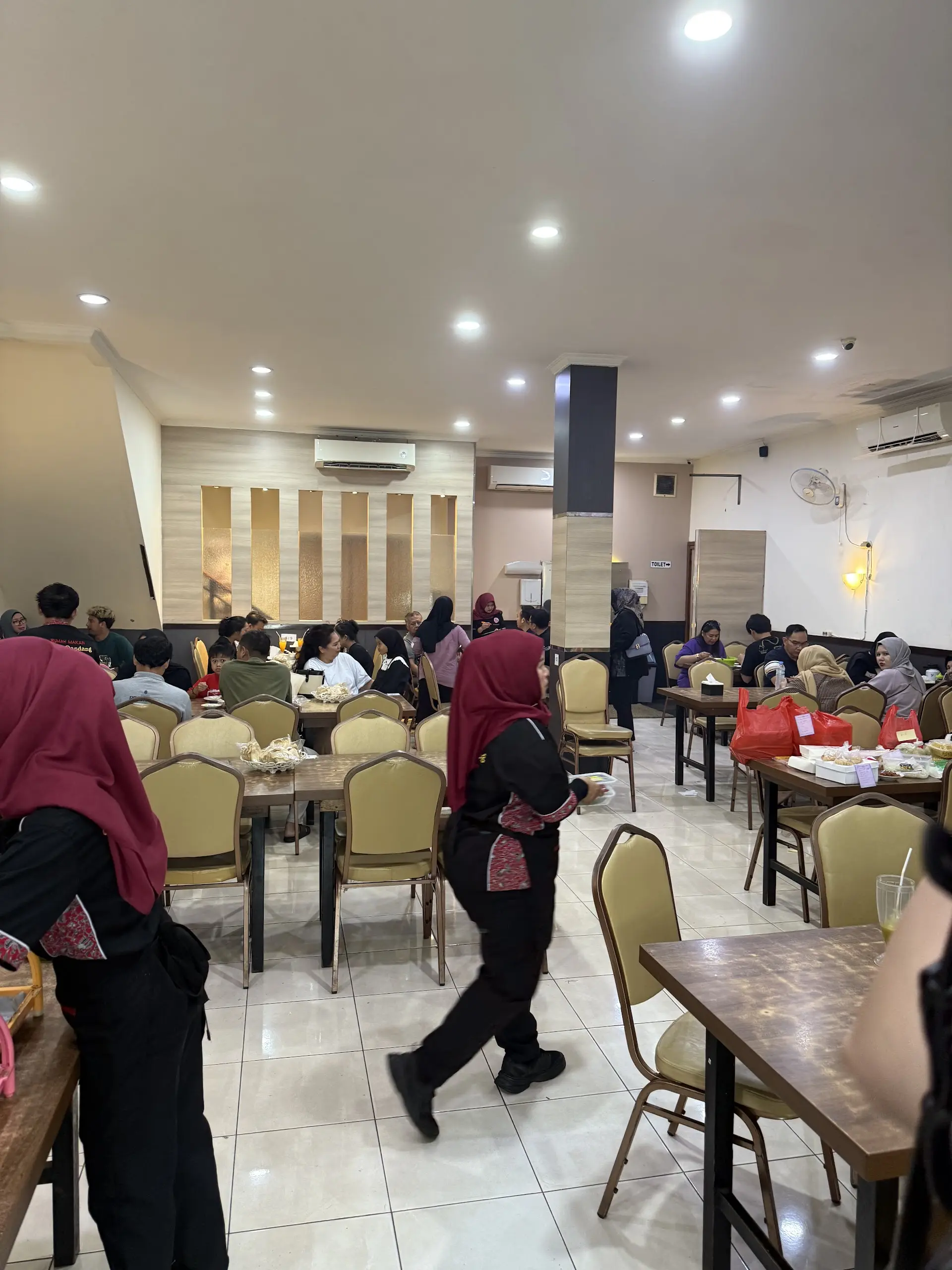 Kata siapa seafood mantap cuma di PIK? “Warung bobrok” di BSD ini yang pertama nolak 6