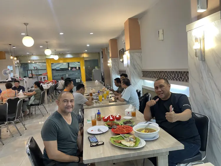 Ujung Pandang Restaurant - Seafood & Grilled Chicken 5