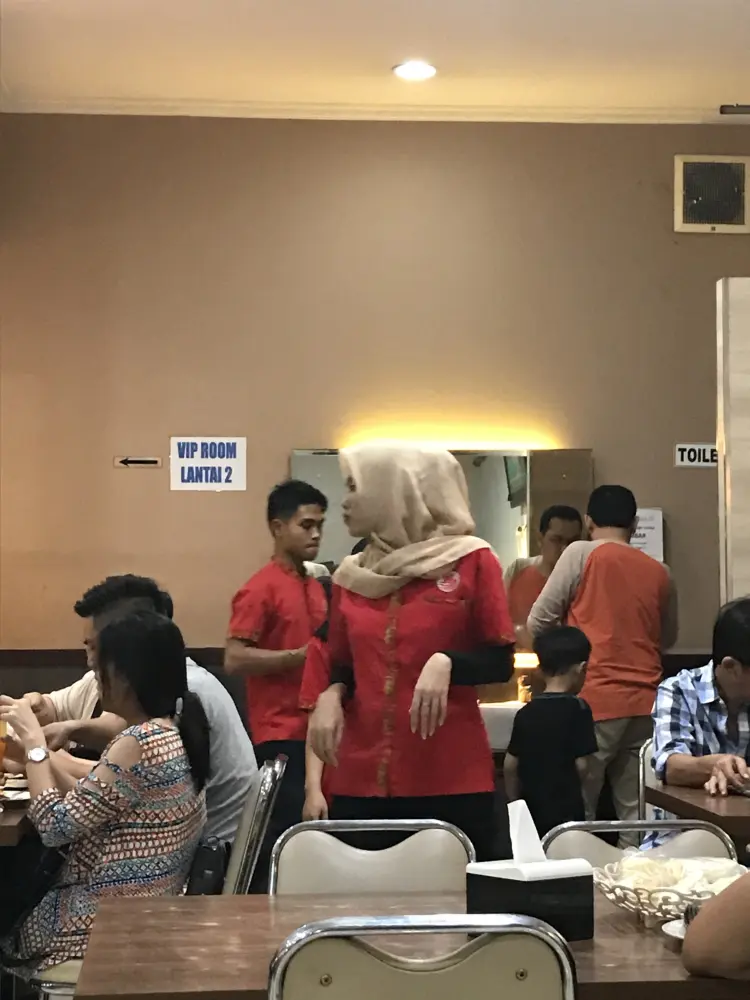 Ujung Pandang Restaurant - Seafood & Grilled Chicken 7