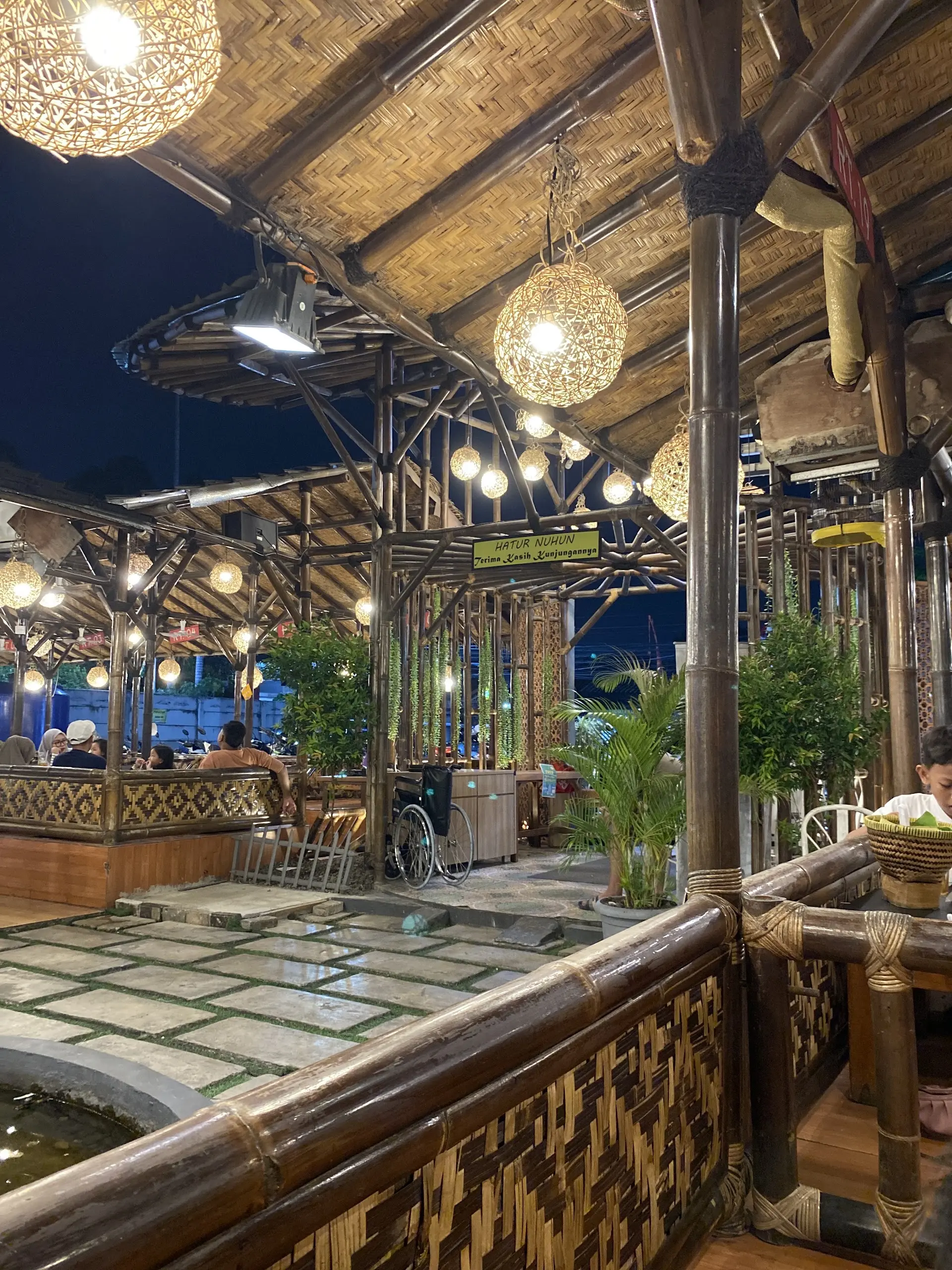 连佐科总统都来打卡？坦格朗这家平价神店，人均不到100k！ 8