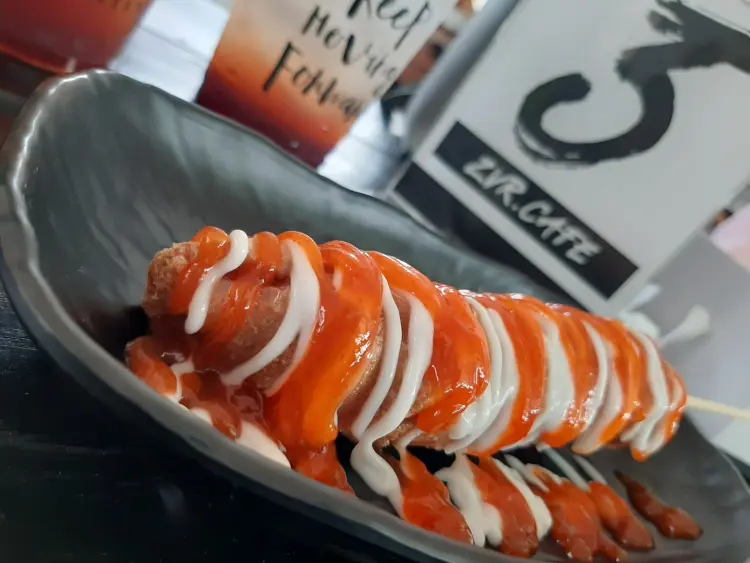 zvr cafe & resto 10