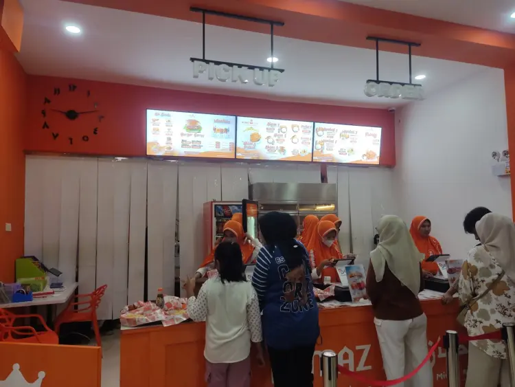 Almaz Fried Chicken Karebosi Makassar 8