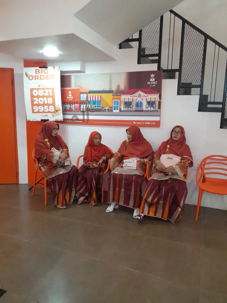 Almaz Fried Chicken Karebosi Makassar 10