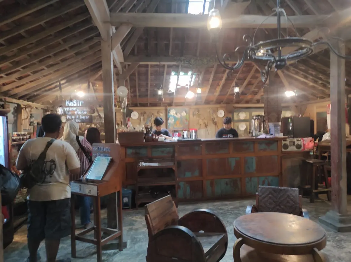 Jalannya bikin emosi! Tapi demi kopi mantap di hutan, gue rela deh 3