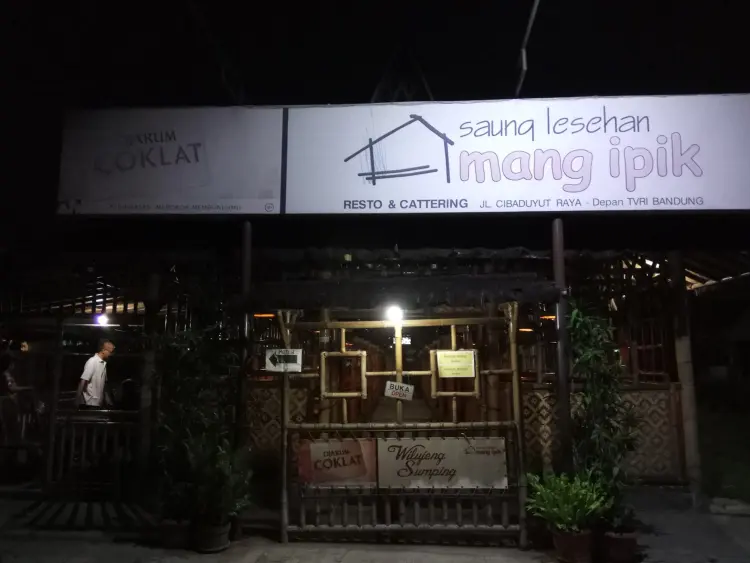 Saung Lesehan Mang Ipik 1