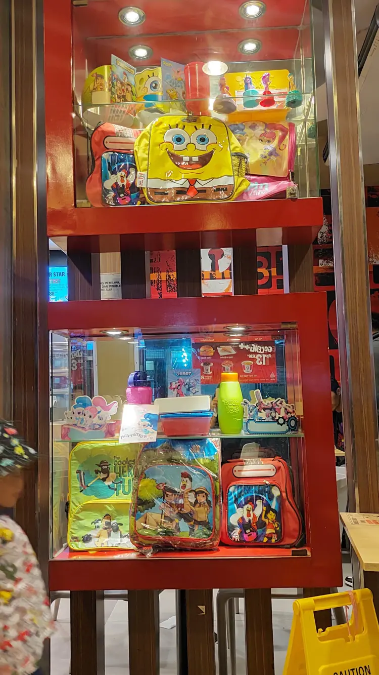 KFC Kaca Puri Tanjung Pinang 8