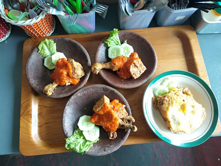 Kuala Cafe and Resto 7