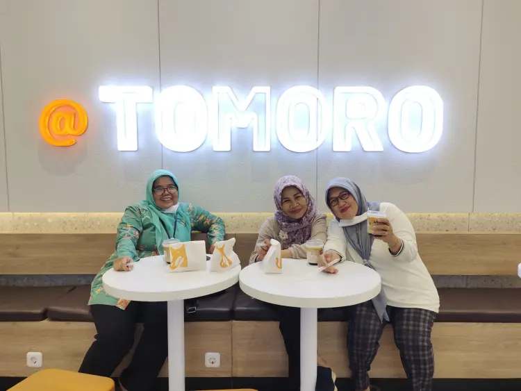 TOMORO COFFEE - Jl. Raya Jatiwaringin 6