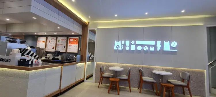 TOMORO COFFEE - Jl. Raya Jatiwaringin 4