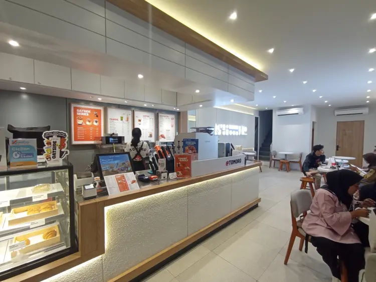 TOMORO COFFEE - Jl. Raya Jatiwaringin 5