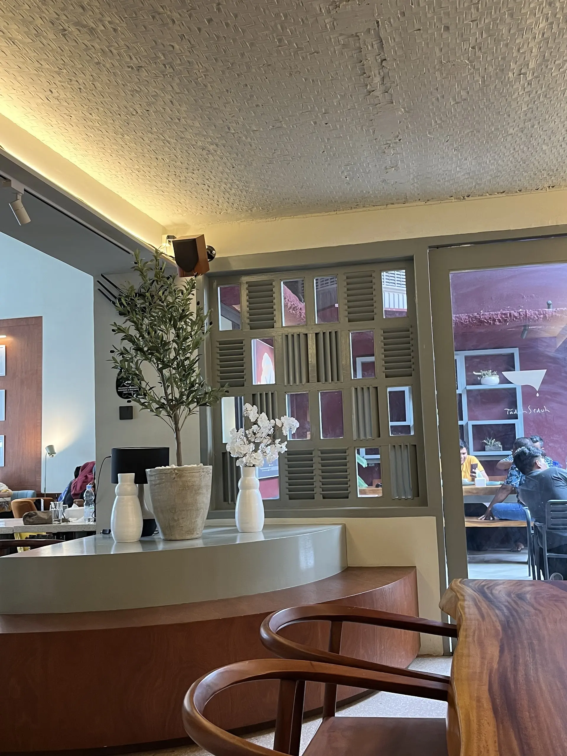 Don't Be Fooled by the 4.9 Rating! The Ordering Formula for this Viral Medan Cafe is Here. 3