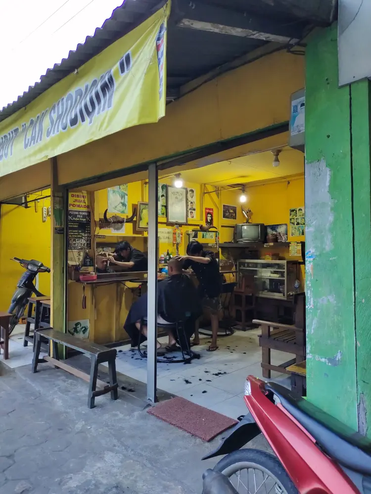 Potong Rambut Cak Shodiqin 1