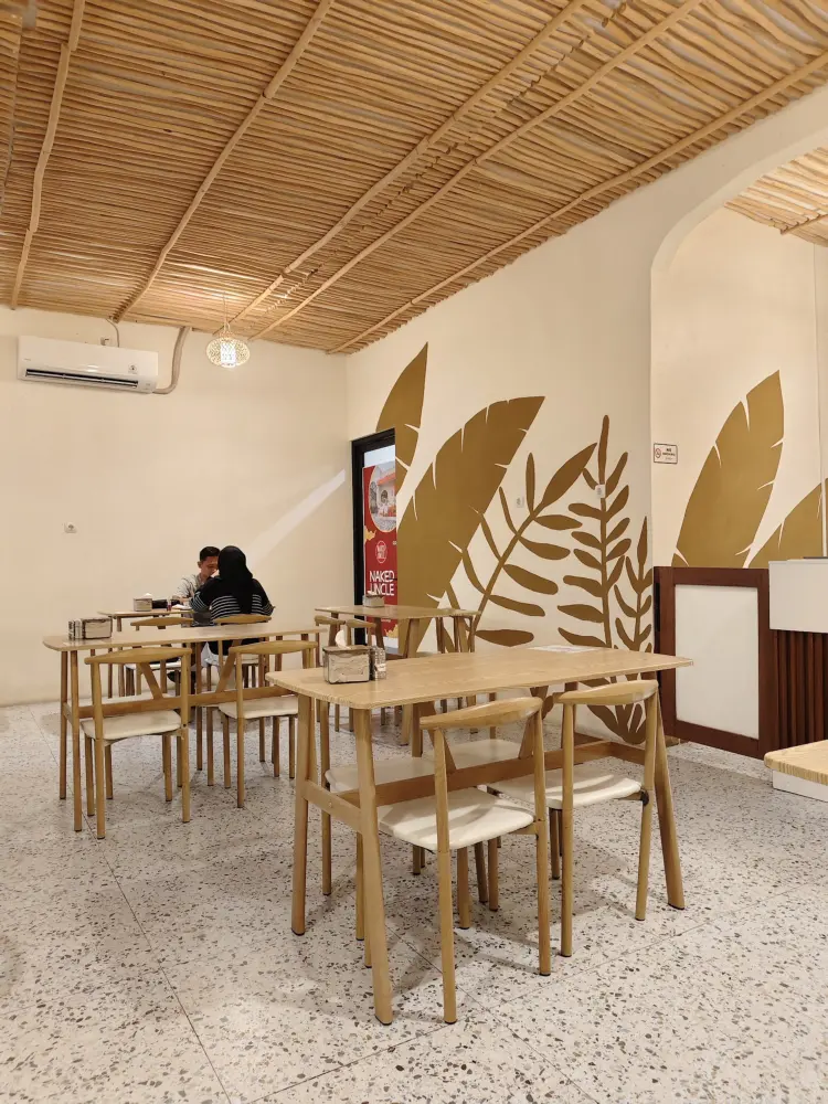 Naked Uncle Cafe & Eatery 6