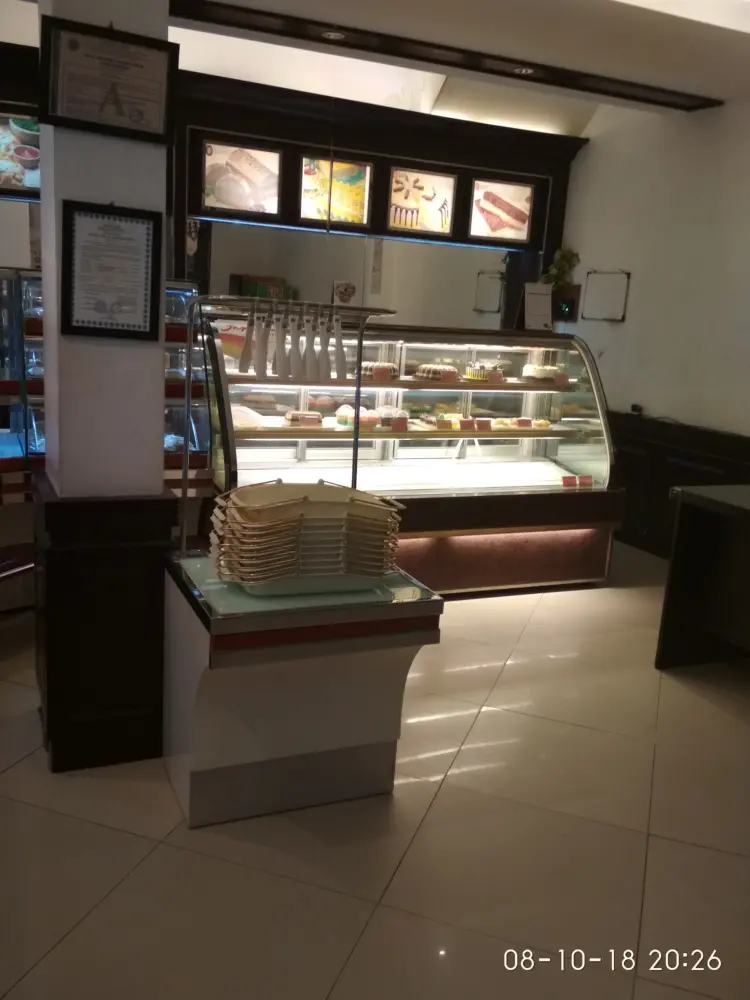 HOLLAND BAKERY NATAR 6