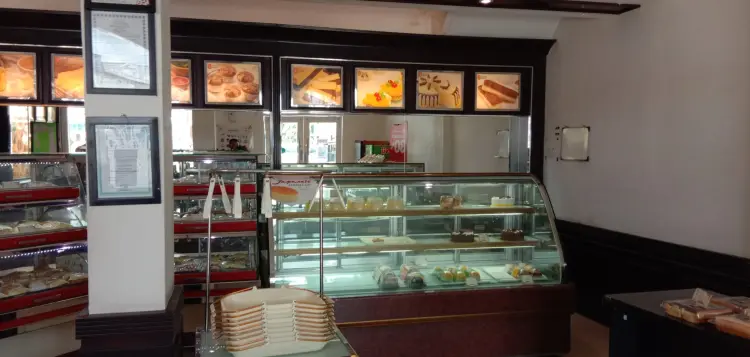 HOLLAND BAKERY NATAR 4
