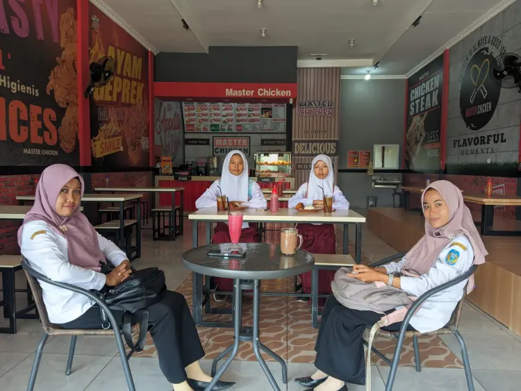 MASTER CHICKEN NGRONGGOT 2