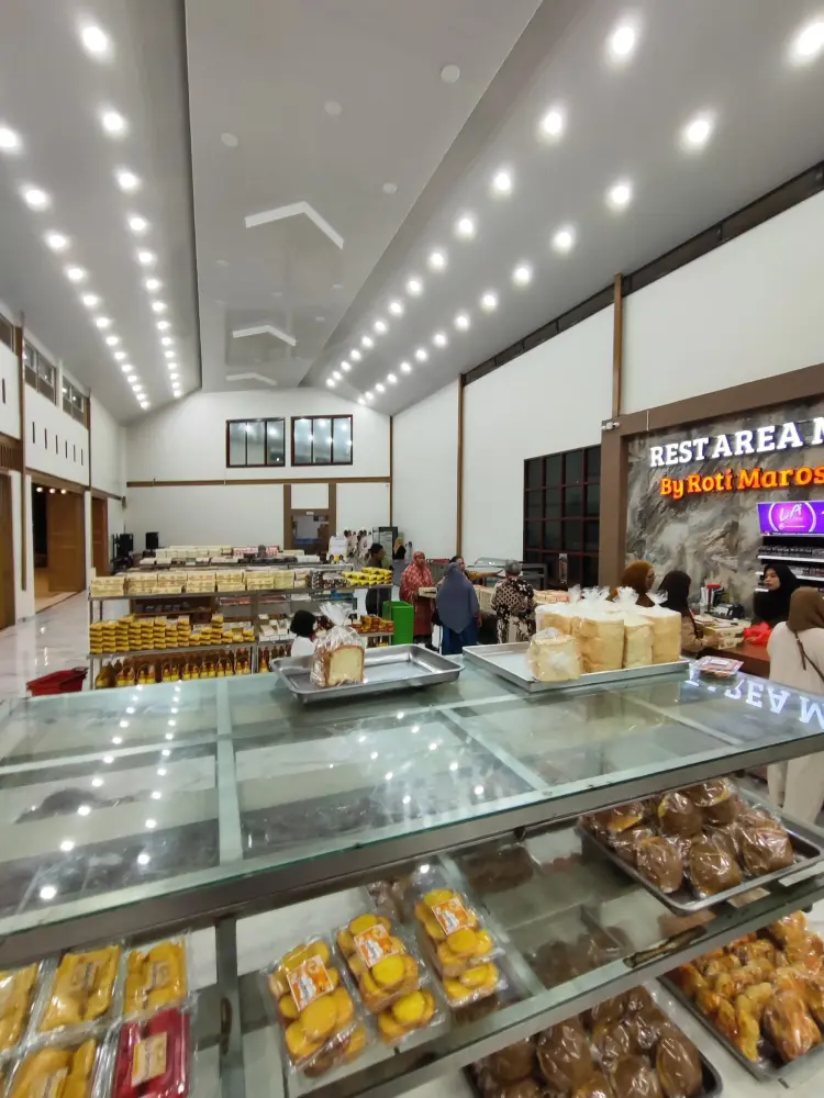 REST AREA MANGADU By Roti Maros Salenrang 3