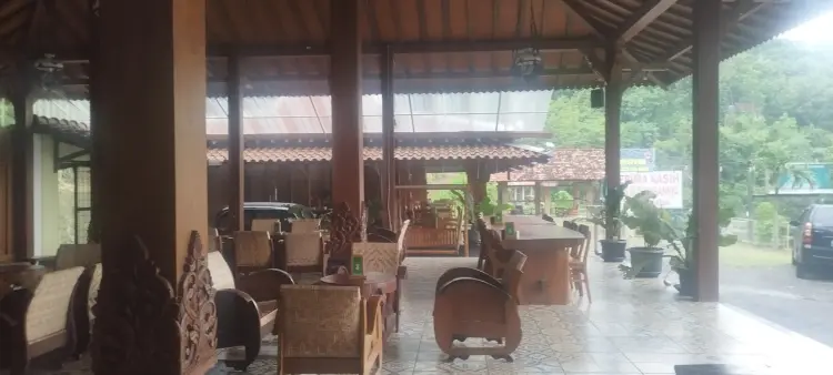 Soko Joglo Warung Kopi lan Prasmanan 4
