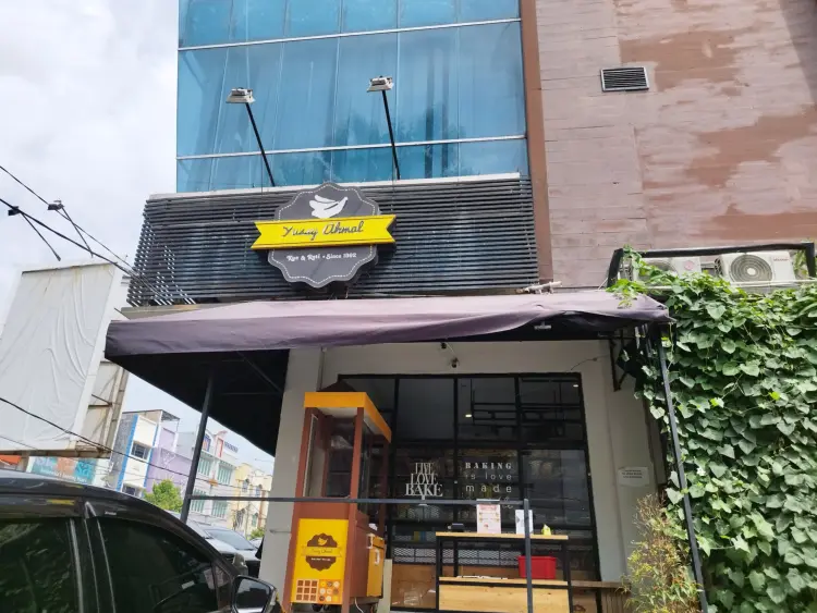 Yussy Akmal Sudirman Oleh - Oleh Khas Lampung 1