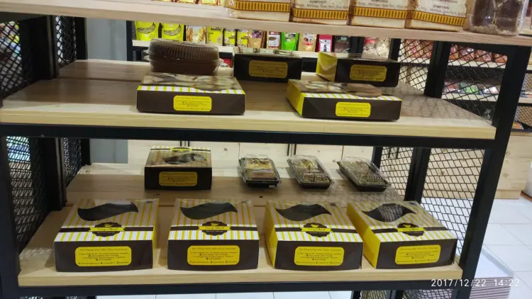 Yussy Akmal Sudirman Oleh - Oleh Khas Lampung 10