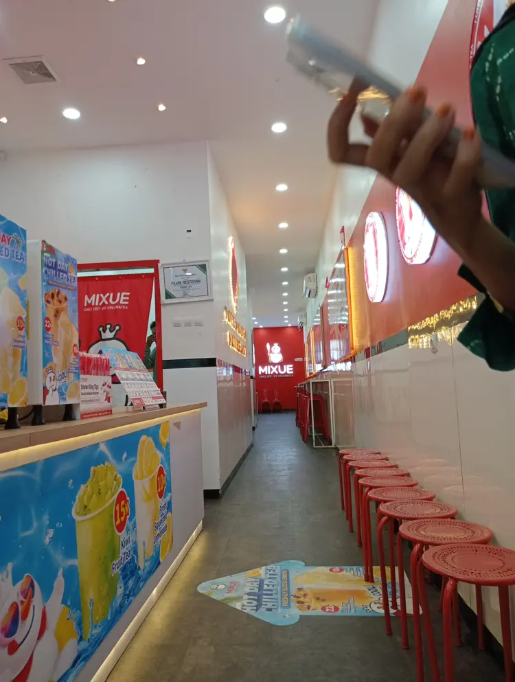 Mixue Ice Cream & Tea - A. Yani 4