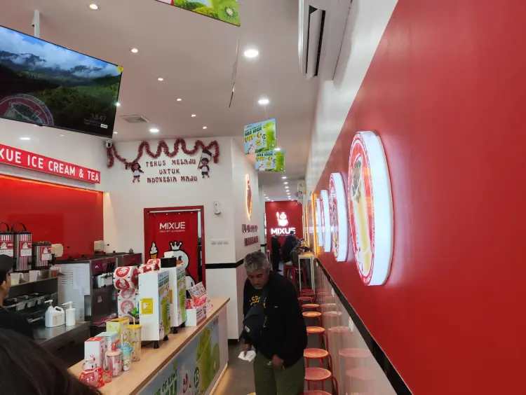 Mixue Ice Cream & Tea - A. Yani 5