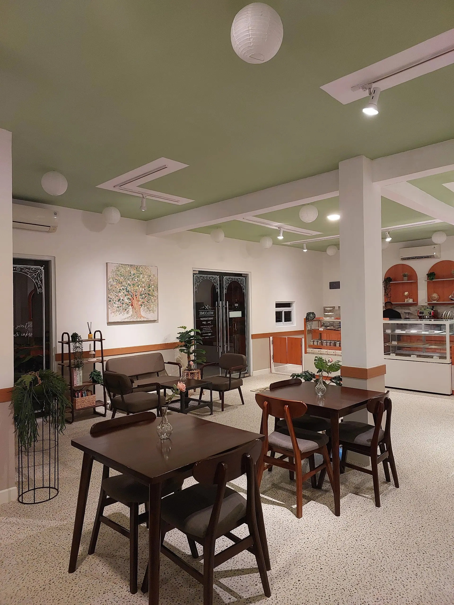 人均不到50k，蛋糕全场无雷，这家店凭什么藏这么深？ 6