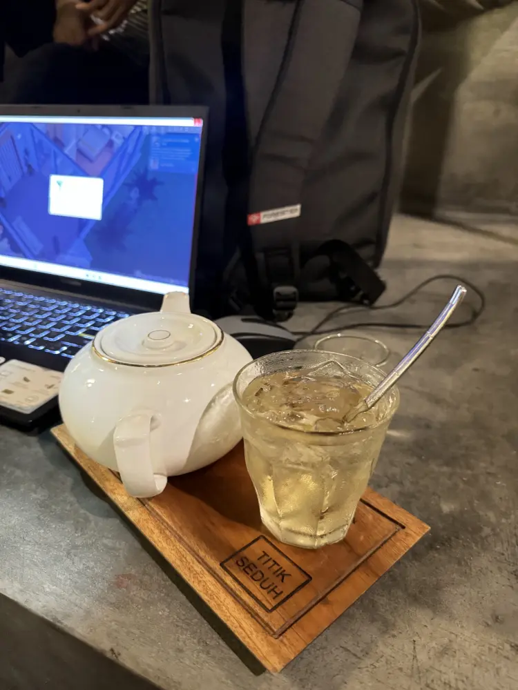 Second Cups Coffee & Space 8