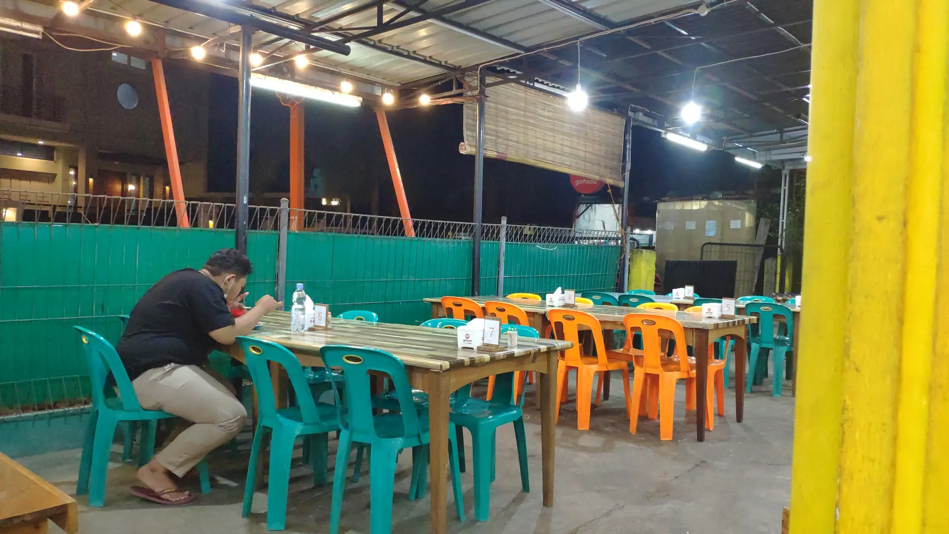 来巴东还只知道吃巴东饭？本地人都在Nongkrong的这家店你还不知道？ 5