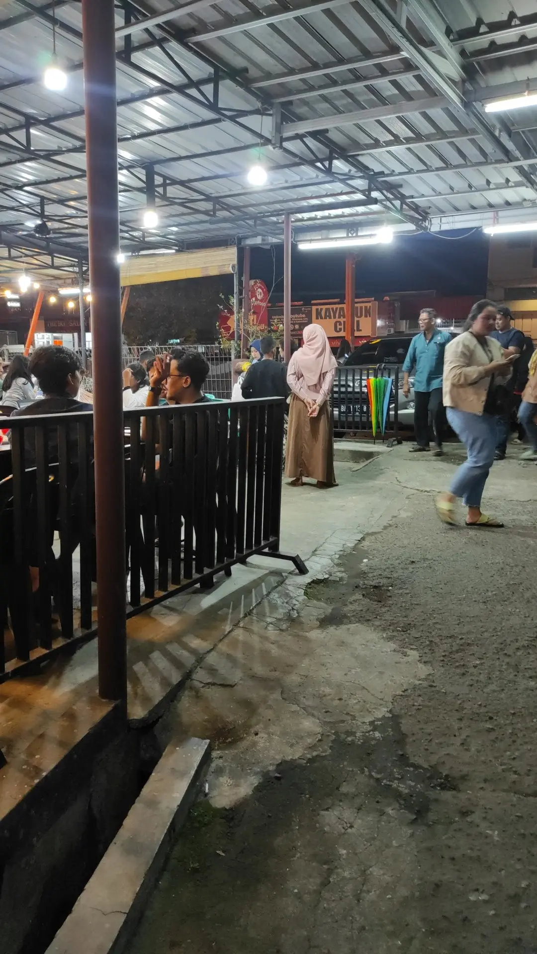 来巴东还只知道吃巴东饭？本地人都在Nongkrong的这家店你还不知道？ 4